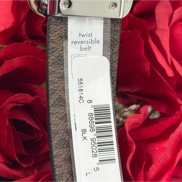 SALE MICHAEL KORS REVERSIBLE LOGO BELT - Picture 10 of 10